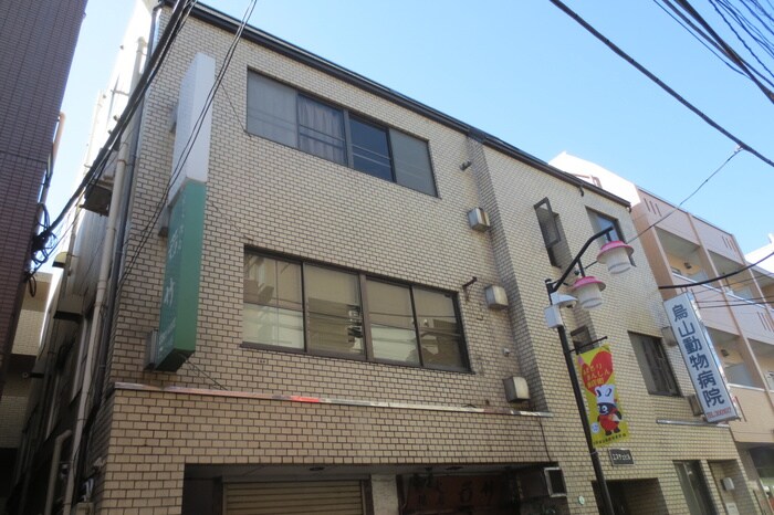 エステエビルの物件外観写真