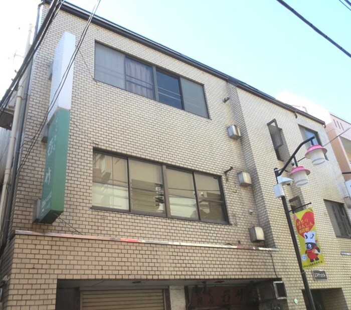 エステエビルの物件外観写真