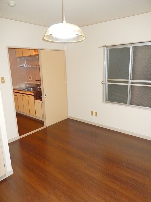 エステエビルの物件内観写真