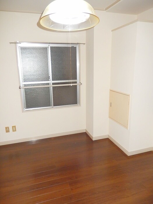 エステエビルの物件内観写真