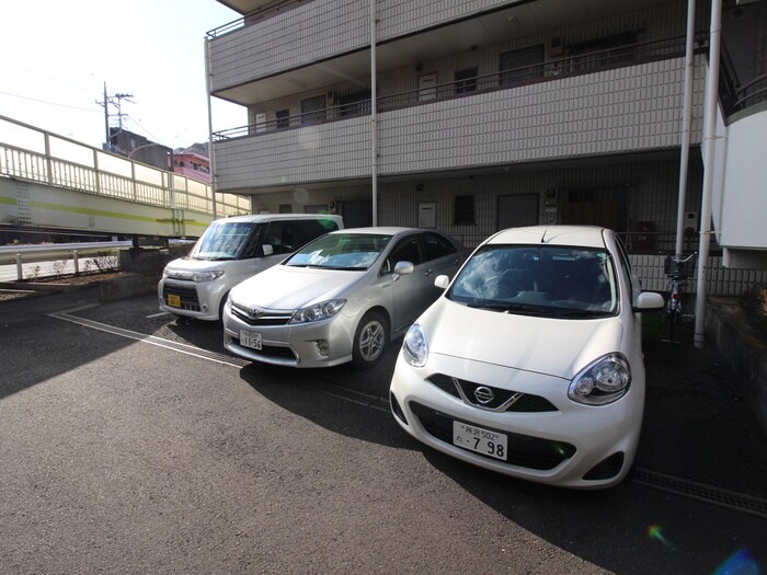 メゾン弥生の物件外観写真