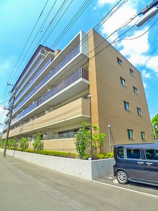 higashikomatsugawaapartmentの物件外観写真