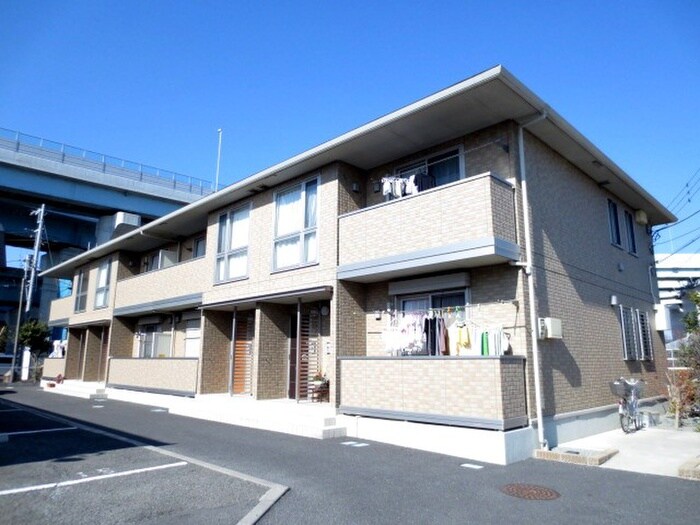 ウイングコートの物件外観写真