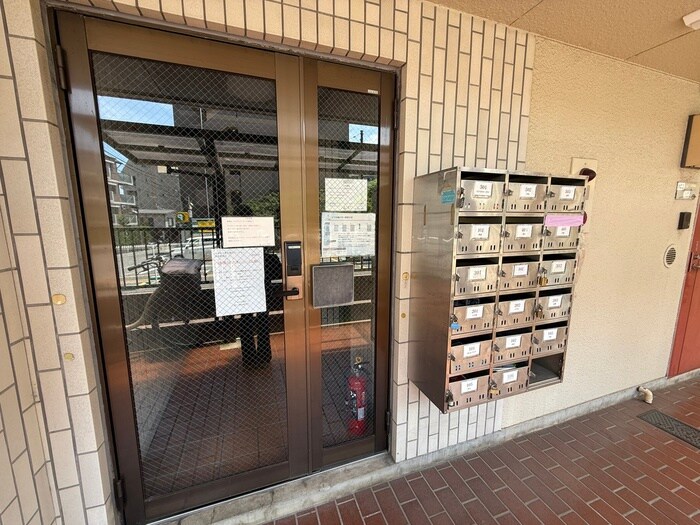 カネサカ第２関口マンションの物件外観写真