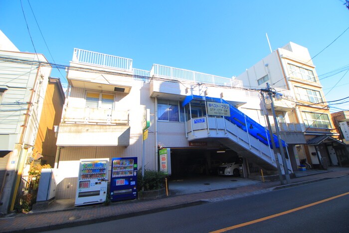 セゾン常盤台の物件外観写真