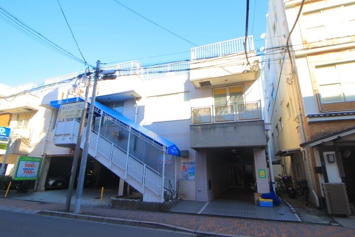 セゾン常盤台の物件外観写真