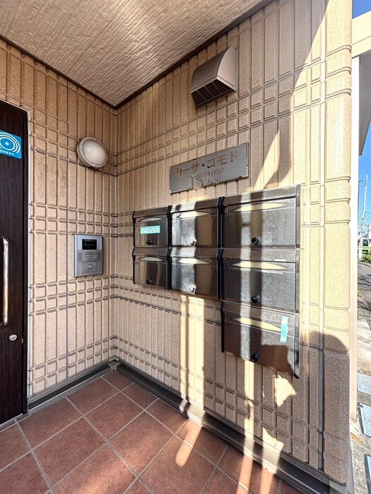 カーサ・コモドの物件外観写真