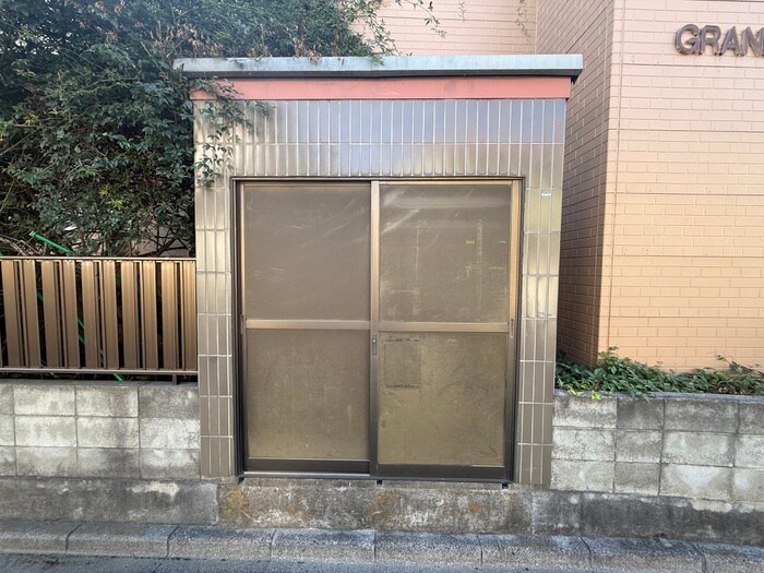 グランシャリオの物件外観写真