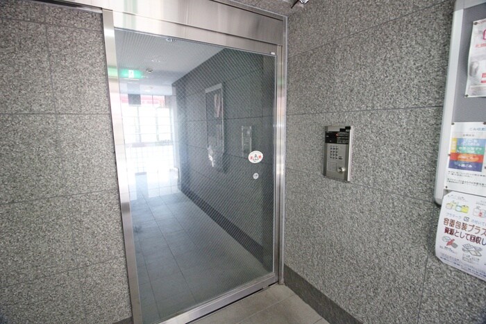 サンクリスタル関の物件外観写真