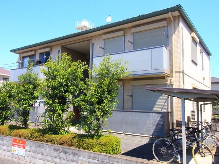 シャトル中央の物件外観写真