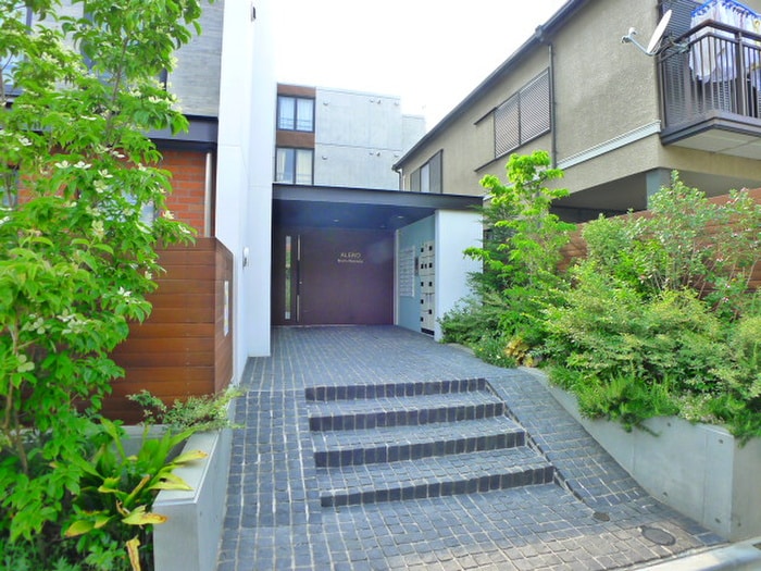 アレーロ西早稲田の物件外観写真