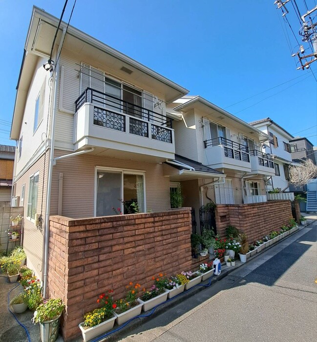 ホワイトパレスの物件外観写真