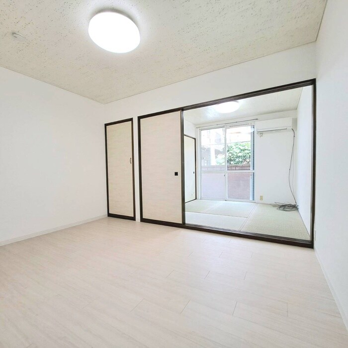 ホワイトパレスの物件内観写真