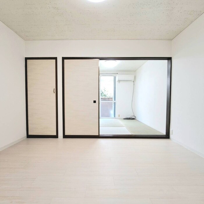 ホワイトパレスの物件内観写真