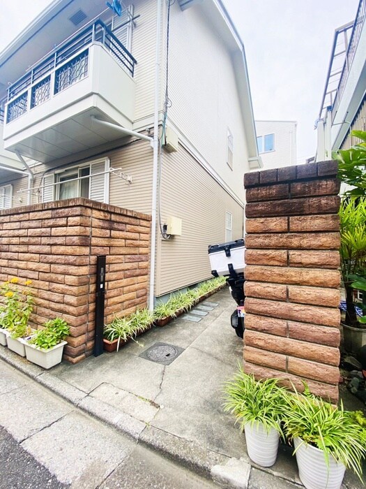 ホワイトパレスの物件外観写真