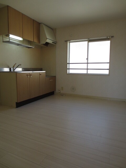 オゾンガ－デンＢの物件内観写真