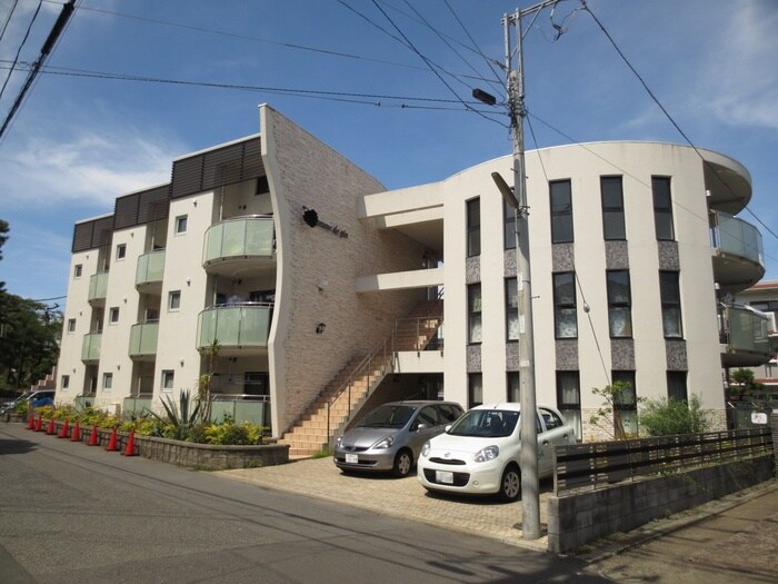 ポム・ドゥ・パンの物件外観写真