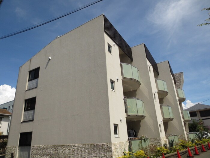 ポム・ドゥ・パンの物件外観写真