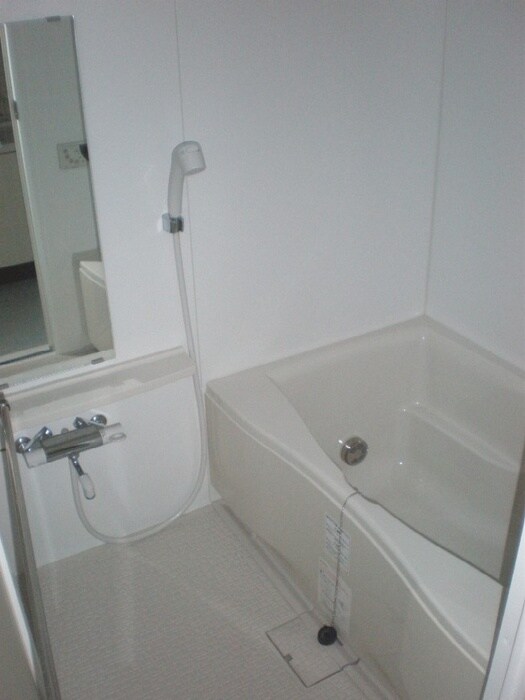 ドゥーエ横濱台町の物件内観写真