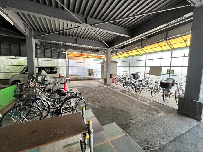 第二若木コ－ポの物件外観写真