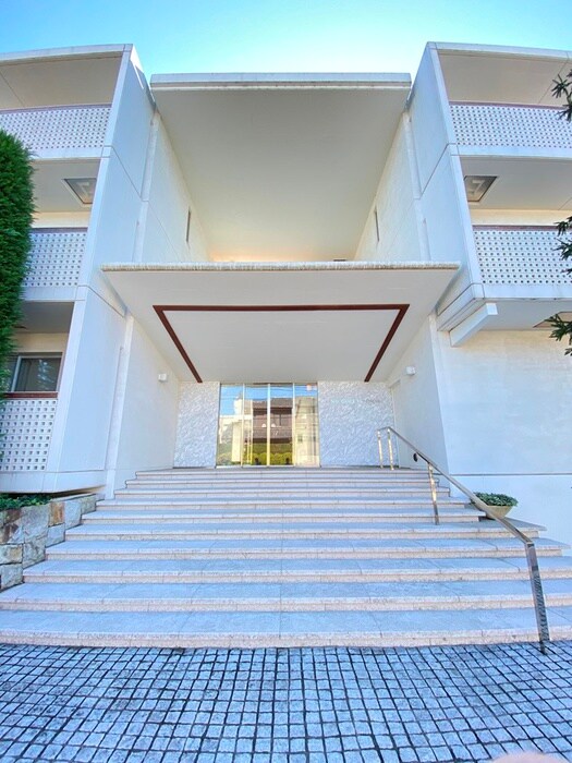 ラナイグレース国立の物件外観写真