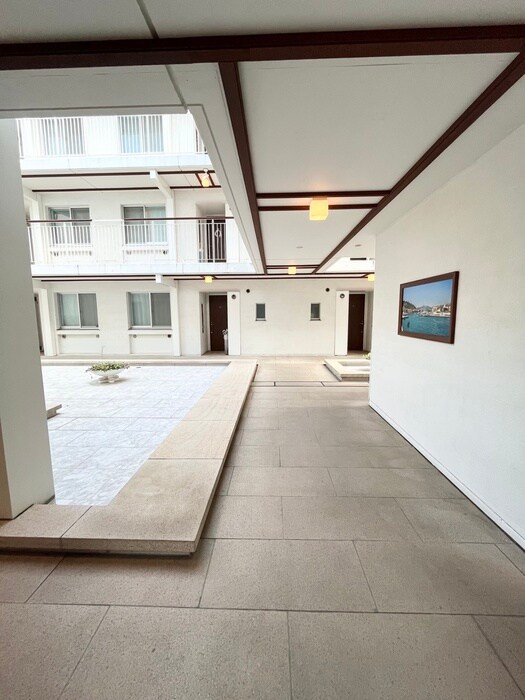 ラナイグレース国立の物件外観写真