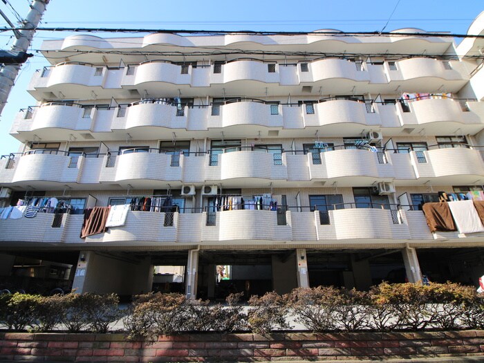 ヴィスターラティーズの物件外観写真