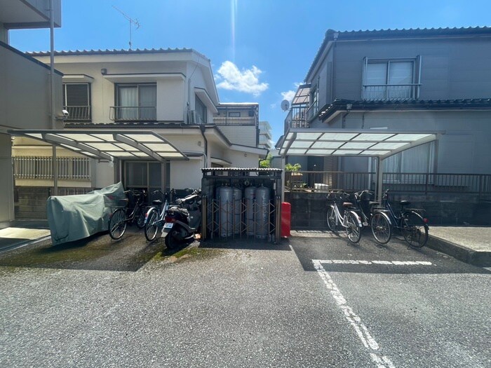 イソマ第２ハイツの物件外観写真