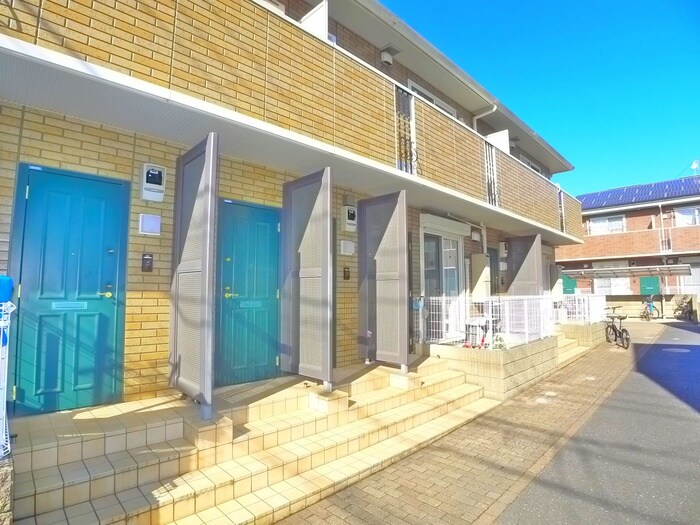 センターハウスＢ棟の物件外観写真