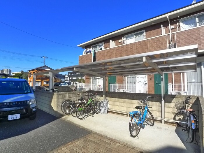 センターハウスＢ棟の物件外観写真