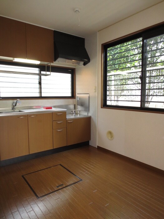 ドエルカルミアＢの物件内観写真