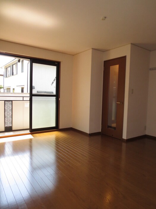 ドエルカルミアＢの物件内観写真