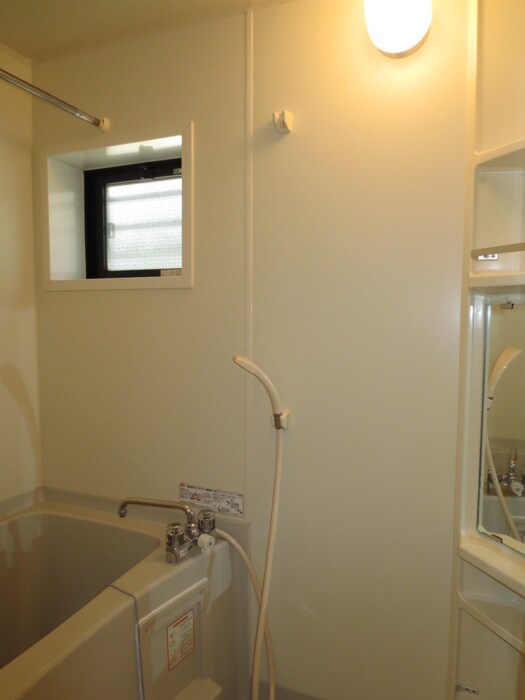 ドエルカルミアＢの物件内観写真