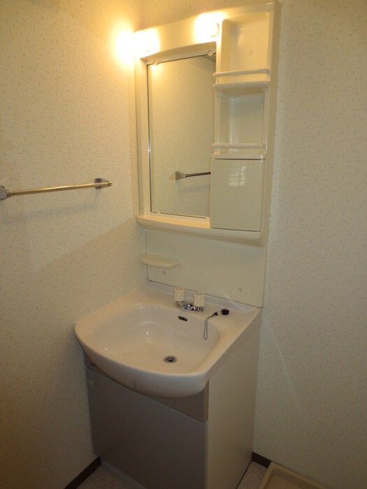 ドエルカルミアＢの物件内観写真