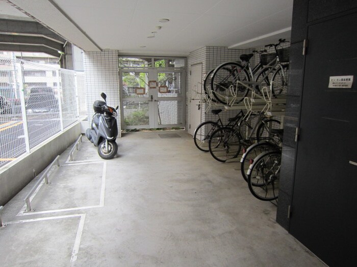 Vita Rose CQ Residence(701)の物件外観写真