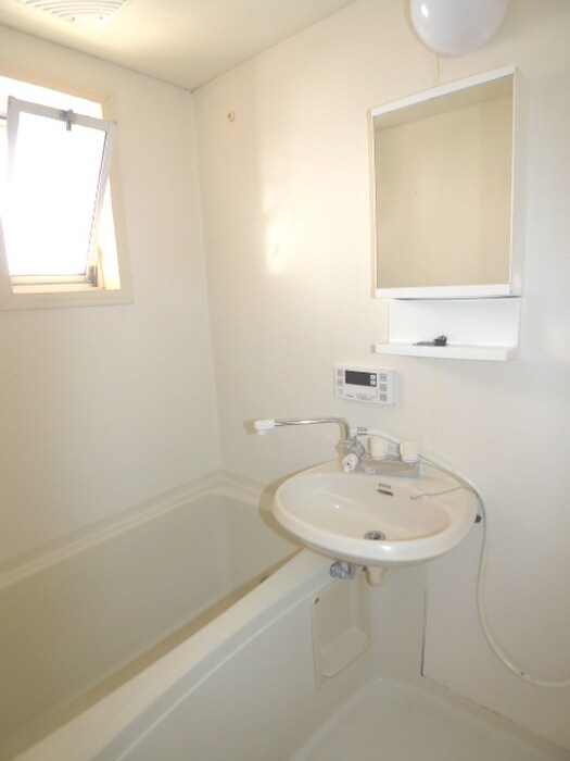 エメラルドハイツの物件内観写真