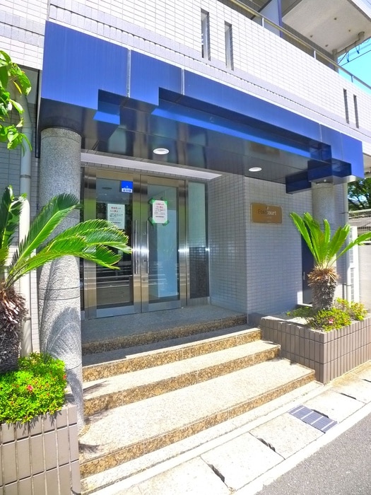 ユーコート浦安の物件外観写真