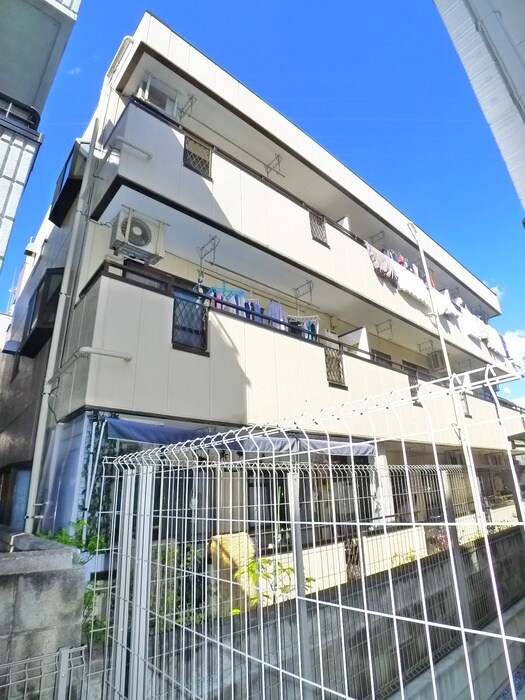 アシザワマンションの物件外観写真