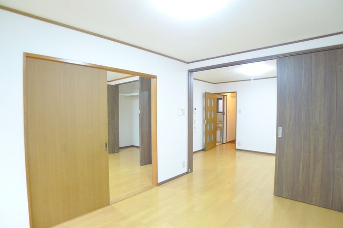 アシザワマンションの物件内観写真