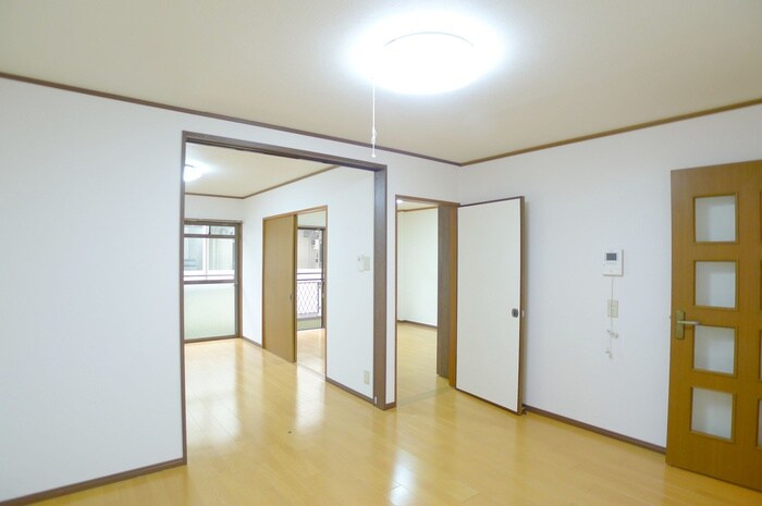 アシザワマンションの物件内観写真