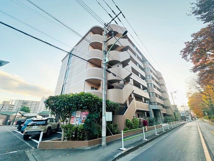 リベルテ・メノユの物件外観写真