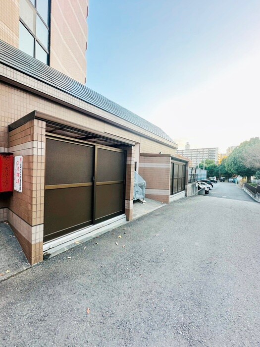 リベルテ・メノユの物件外観写真