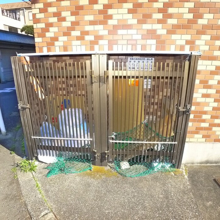 エム・センチュリ―の物件外観写真