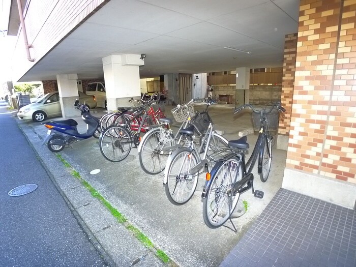 エム・センチュリ―の物件外観写真