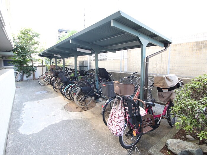 ア－バンコ－ト宮崎台の物件外観写真