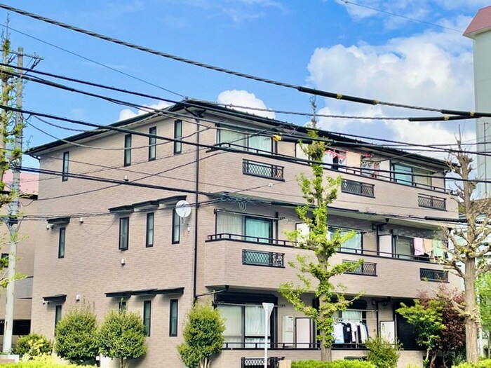 ラ・メゾン・トロワの物件外観写真