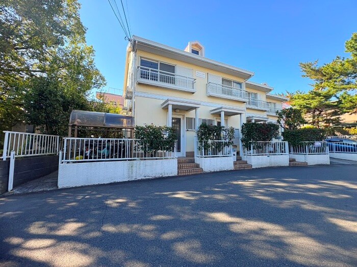 パイナリーハイツの物件外観写真