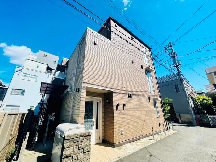 Ｅｓｐｏｉｒ　Ｎａｋａｇａｍｉの物件外観写真