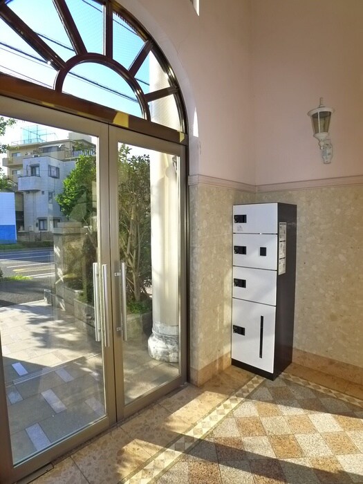 アドラブールの物件外観写真