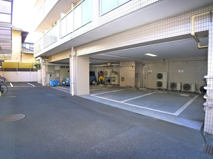 アドラブールの物件外観写真